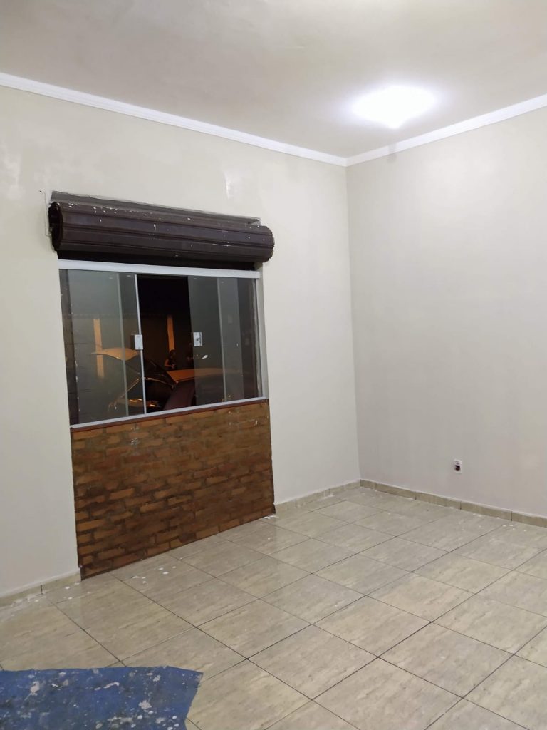 Casa com salão comercial – Parque São Sebastião Casa com salão comercial – Parque São Sebastião