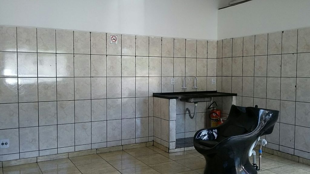 Casa com salão comercial – Parque São Sebastião Casa com salão comercial – Parque São Sebastião