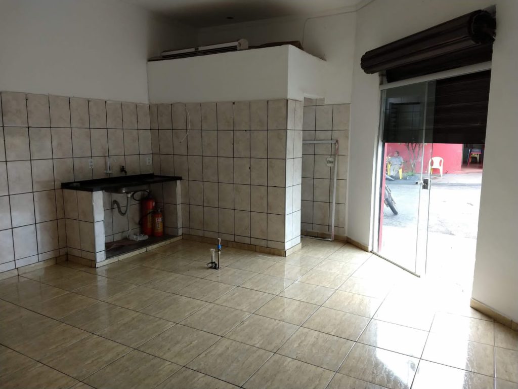 Casa com salão comercial – Parque São Sebastião Casa com salão comercial – Parque São Sebastião