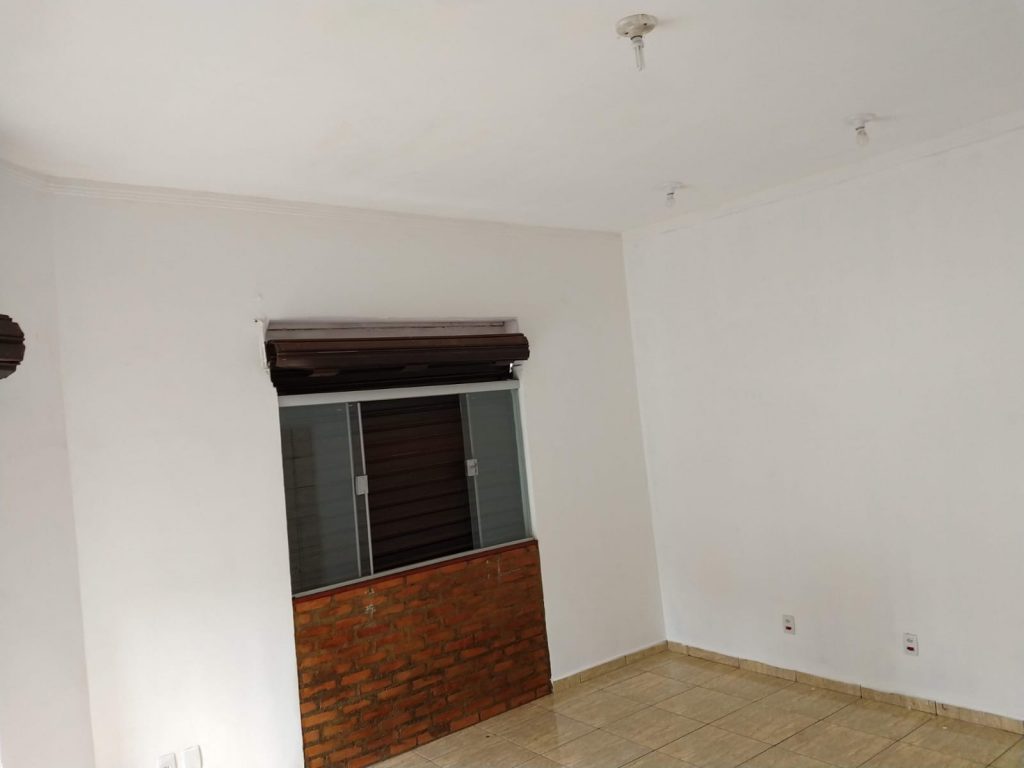 Casa com salão comercial – Parque São Sebastião Casa com salão comercial – Parque São Sebastião
