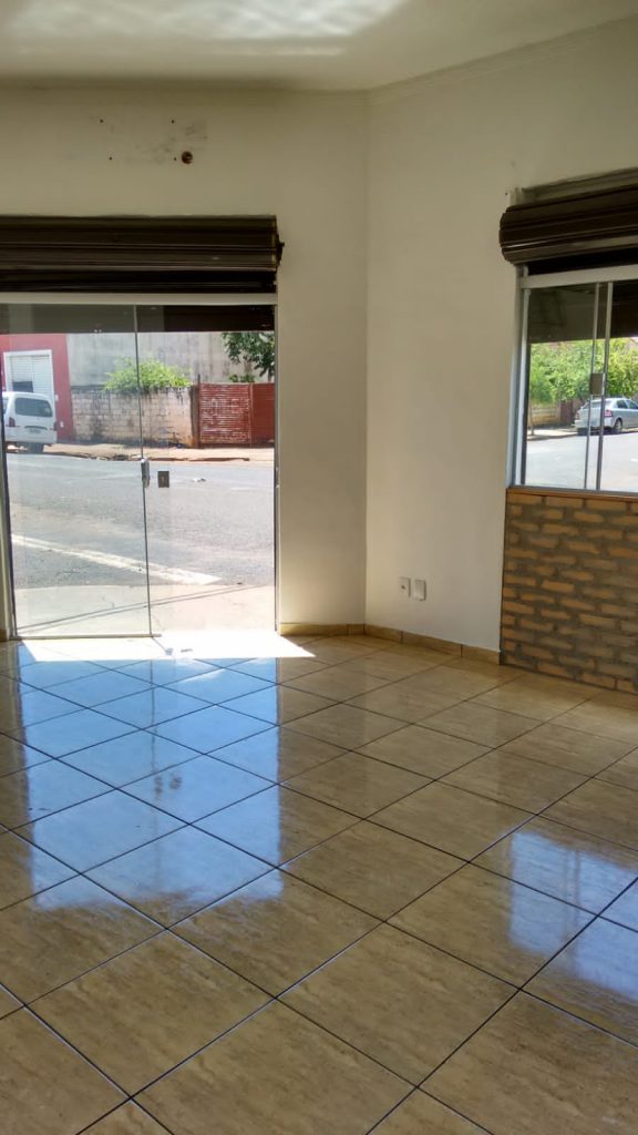 Casa com salão comercial – Parque São Sebastião Casa com salão comercial – Parque São Sebastião