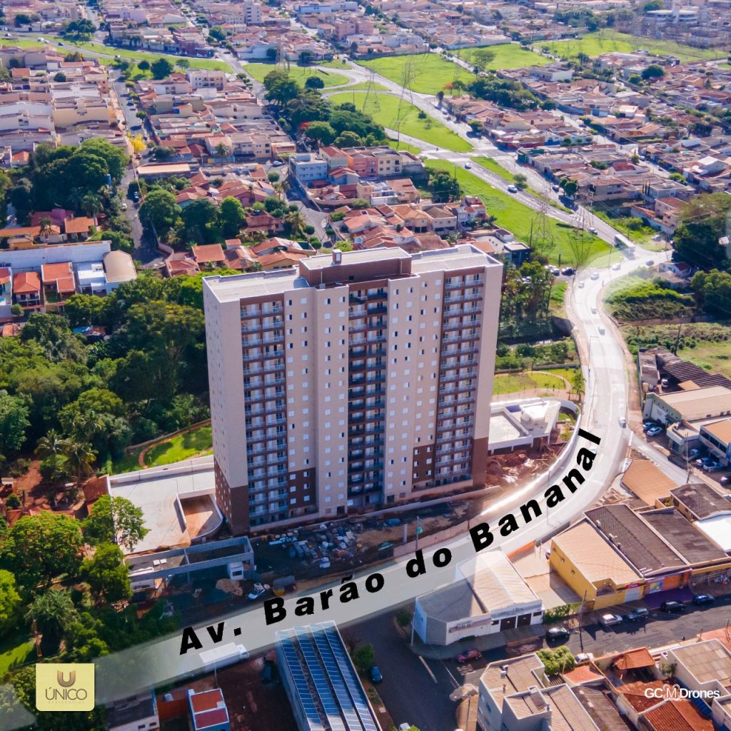 Aluga – se Apartamento novo com varanda integrada