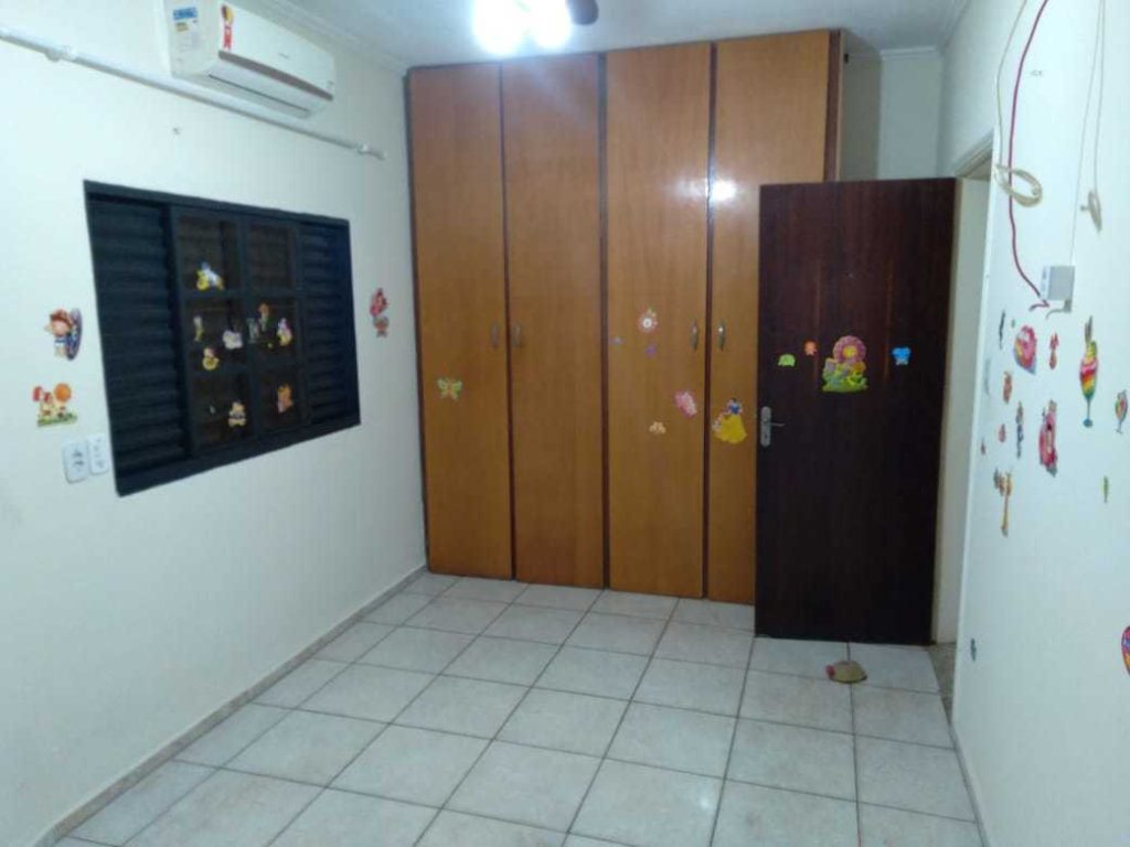 Casa 3 dormitórios com área gourmet