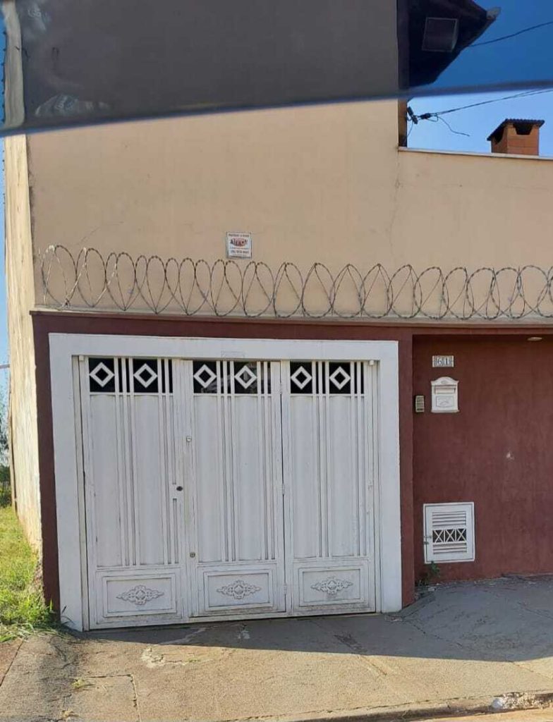 Casa 3 dormitórios com área gourmet