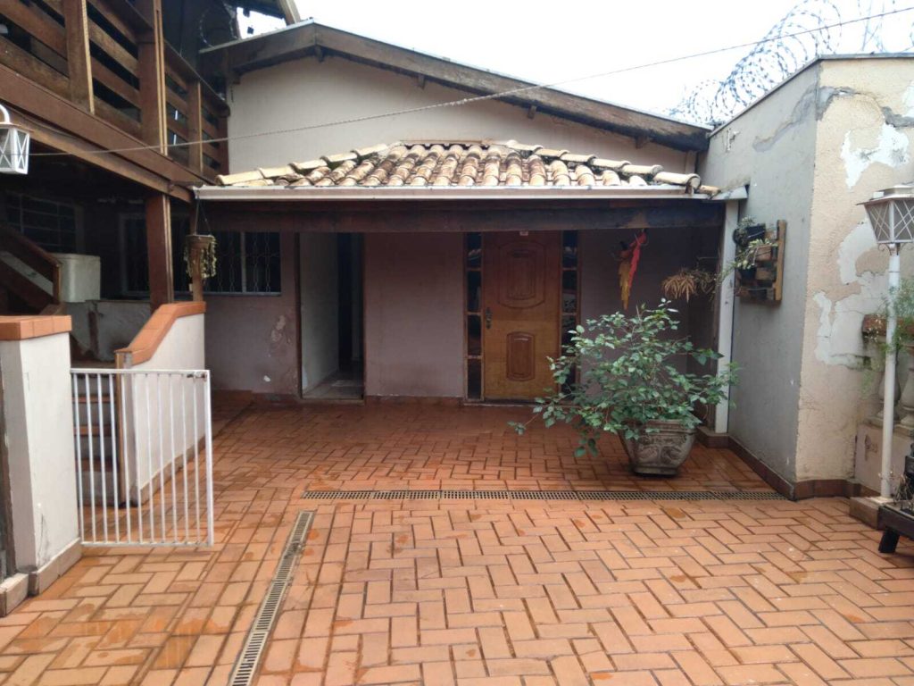Casa 3 dormitórios com área gourmet