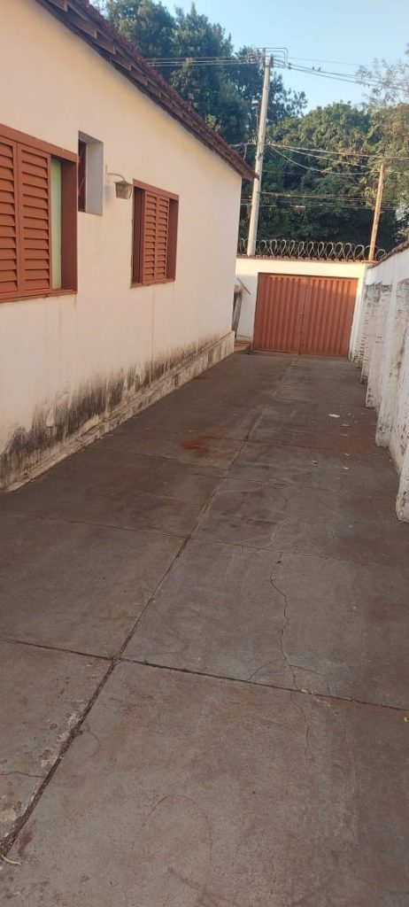 Casa com terreno amplo no bairro Campos Elíseos Casa com terreno amplo no bairro Campos Elíseos
