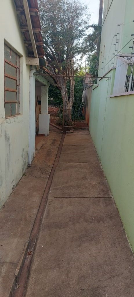 Casa com terreno amplo no bairro Campos Elíseos Casa com terreno amplo no bairro Campos Elíseos