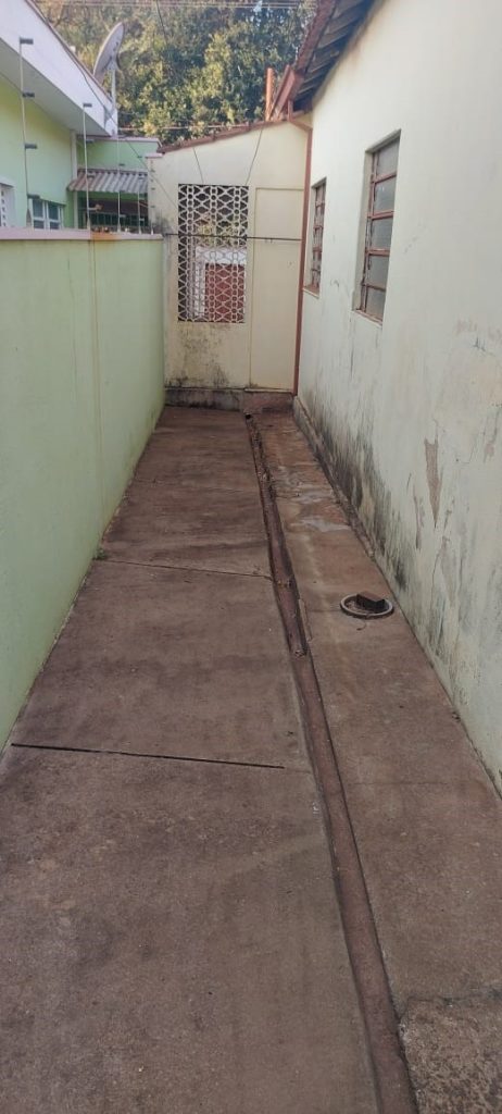 Casa com terreno amplo no bairro Campos Elíseos Casa com terreno amplo no bairro Campos Elíseos