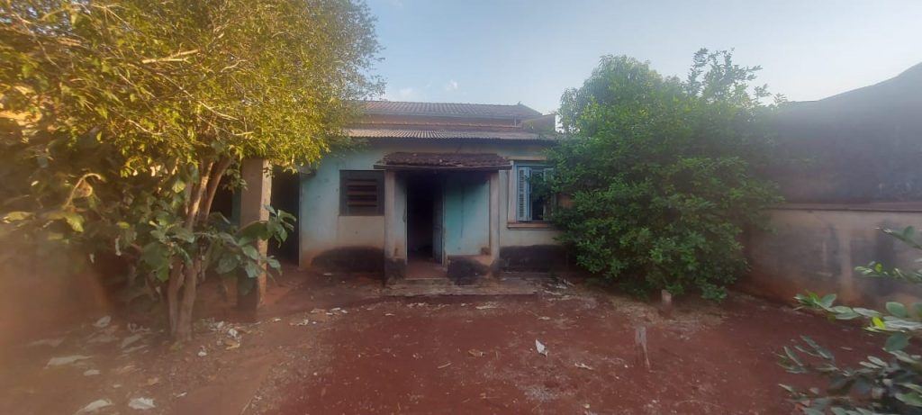 Casa com terreno amplo no bairro Campos Elíseos Casa com terreno amplo no bairro Campos Elíseos