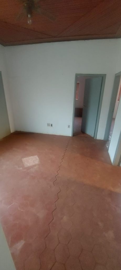 Casa com terreno amplo no bairro Campos Elíseos Casa com terreno amplo no bairro Campos Elíseos