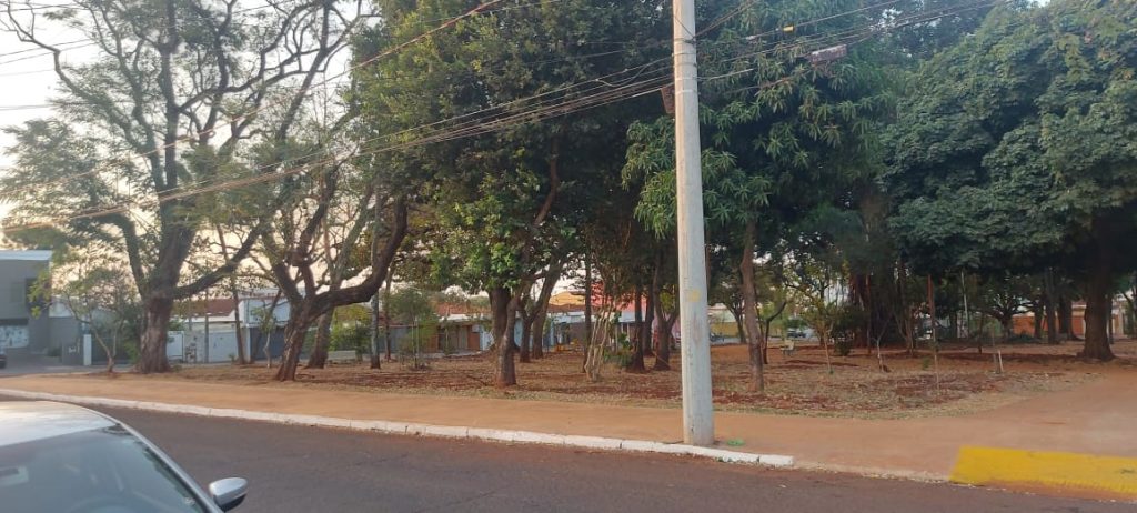 Casa com terreno amplo no bairro Campos Elíseos Casa com terreno amplo no bairro Campos Elíseos