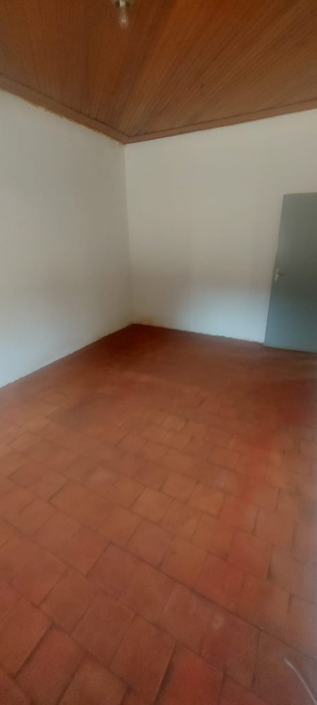 Casa com terreno amplo no bairro Campos Elíseos Casa com terreno amplo no bairro Campos Elíseos
