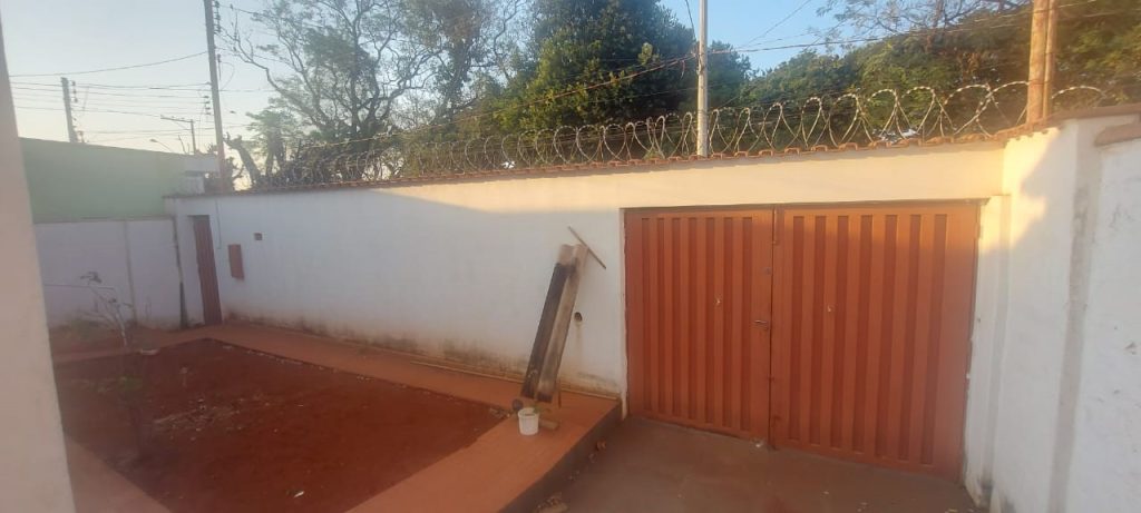 Casa com terreno amplo no bairro Campos Elíseos Casa com terreno amplo no bairro Campos Elíseos