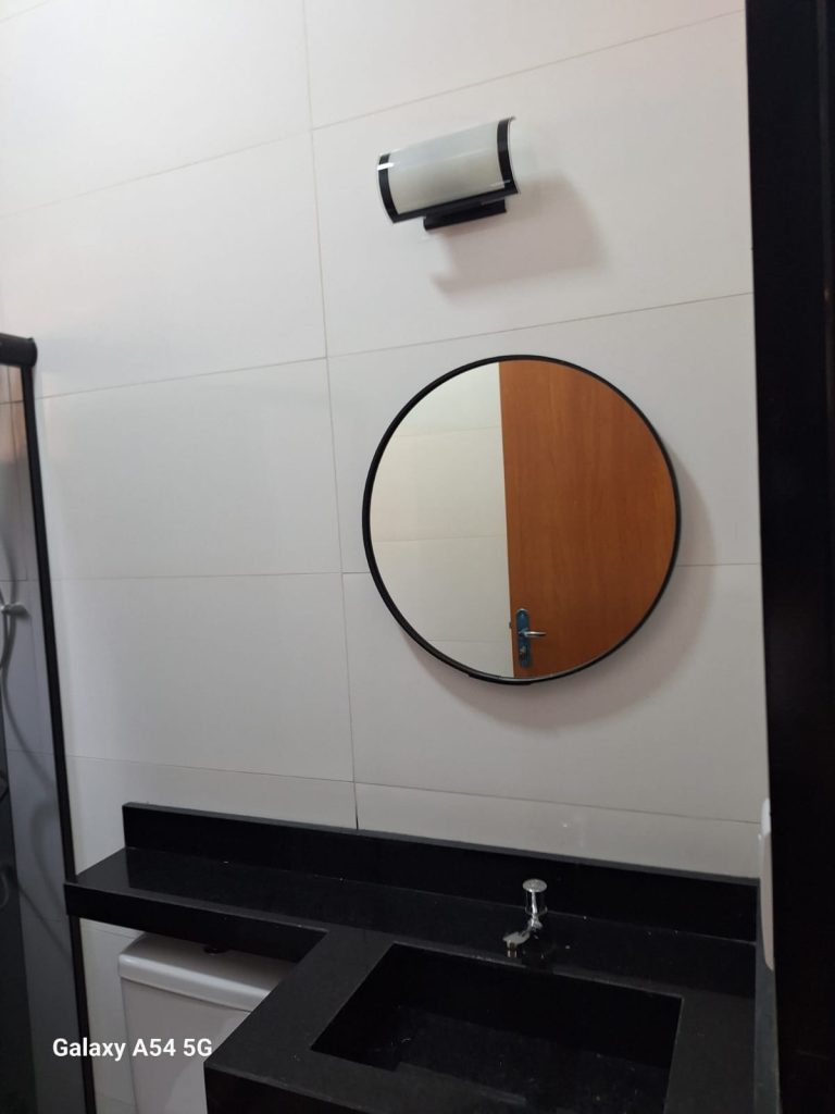 Casa Nova com Piscina zona Leste