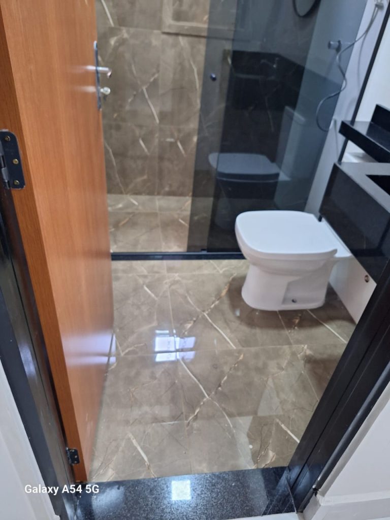 Casa Nova com Piscina zona Leste