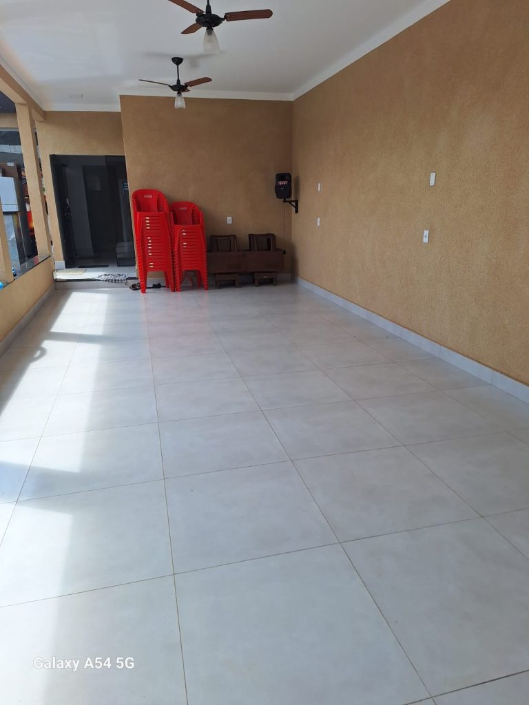 Casa Nova com Piscina zona Leste