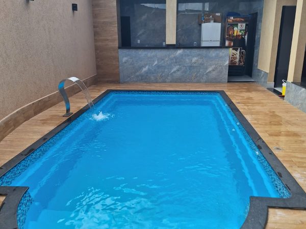 Casa Nova com Piscina zona Leste