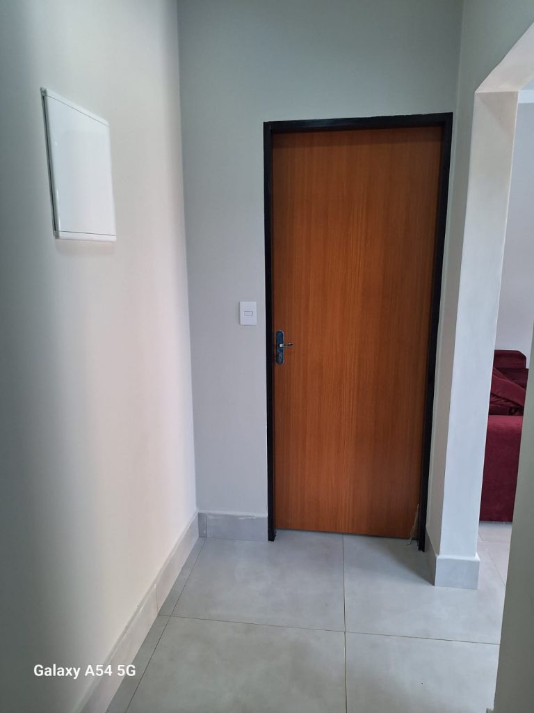 Casa Nova com Piscina zona Leste