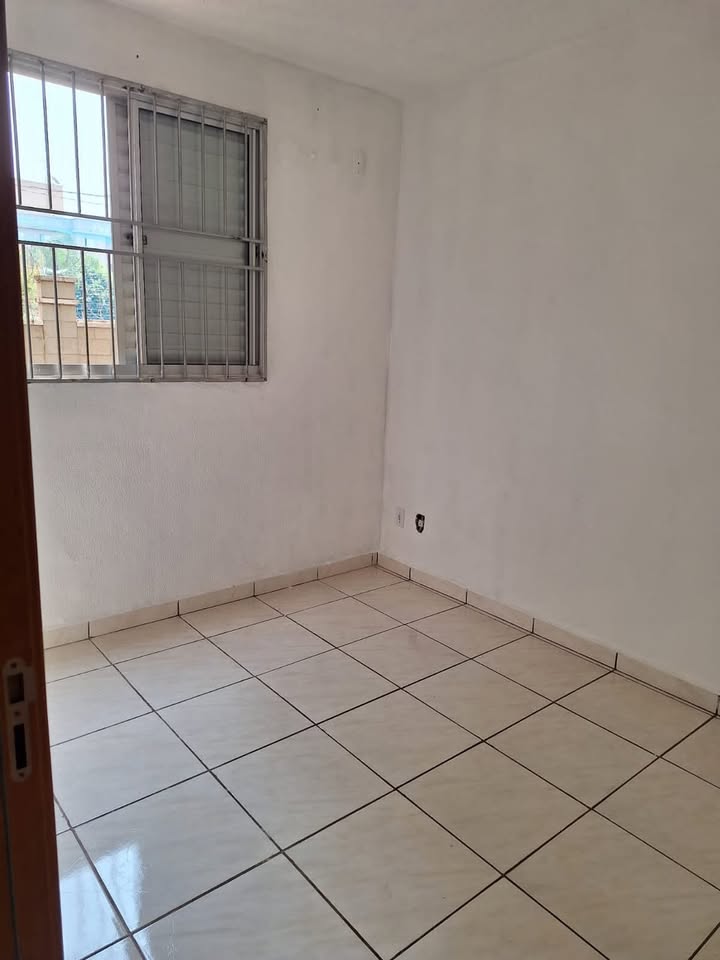APARTAMENTO COM QUINTAL