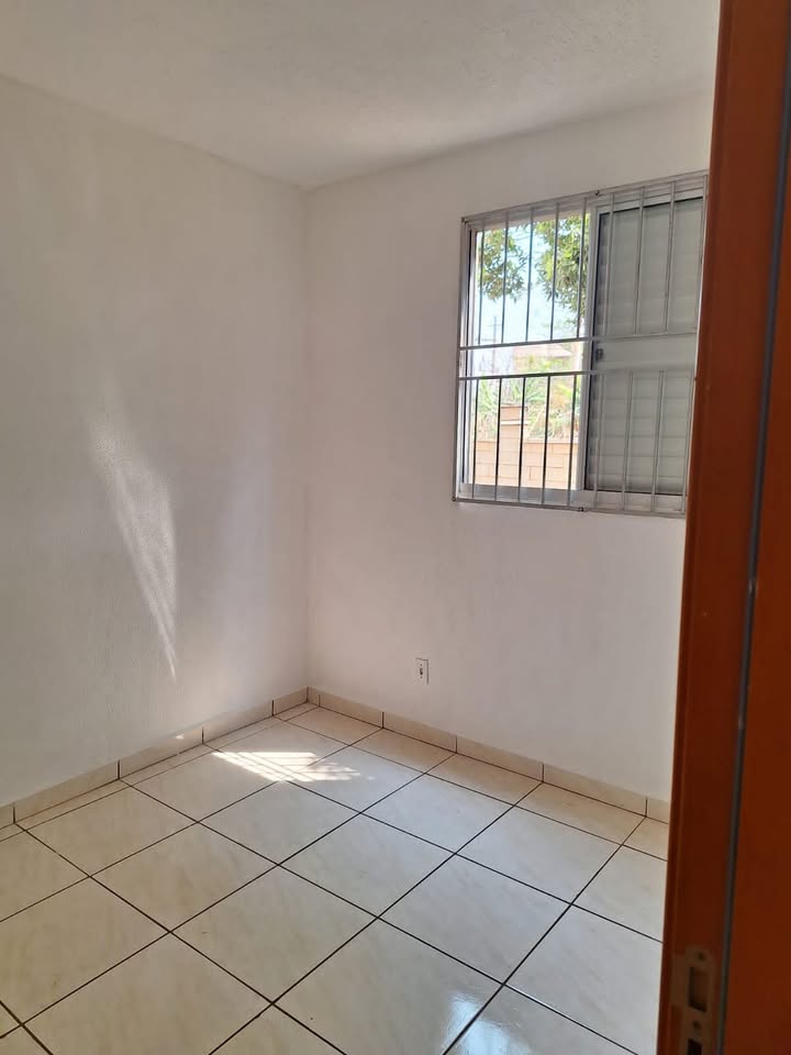 APARTAMENTO COM QUINTAL