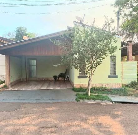 Casa em condomínio fechado
