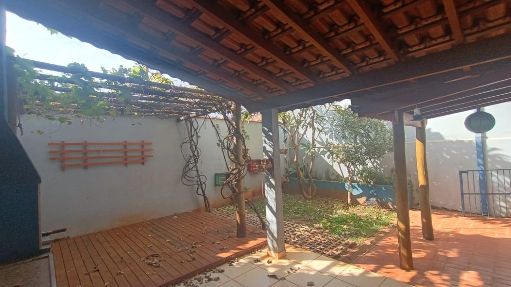 Casa bairro Ângelo Jurca