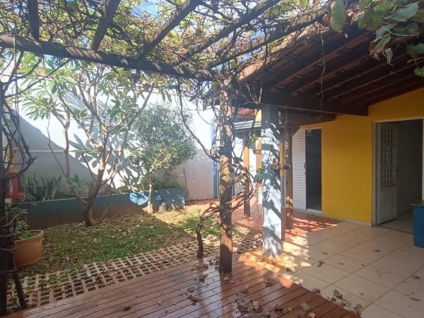 Casa bairro Ângelo Jurca