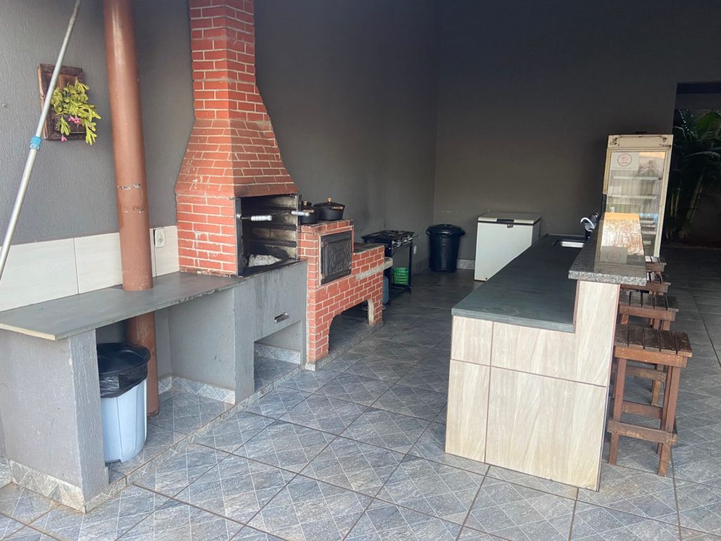 LINDA ÁREA DE LAZER PORTEIRA FECHADA