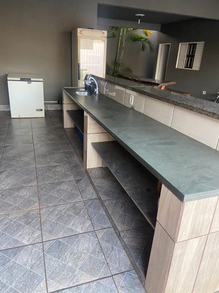 LINDA ÁREA DE LAZER PORTEIRA FECHADA