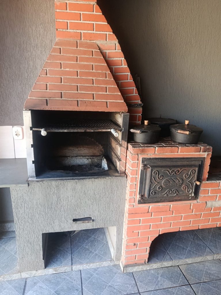 LINDA ÁREA DE LAZER PORTEIRA FECHADA