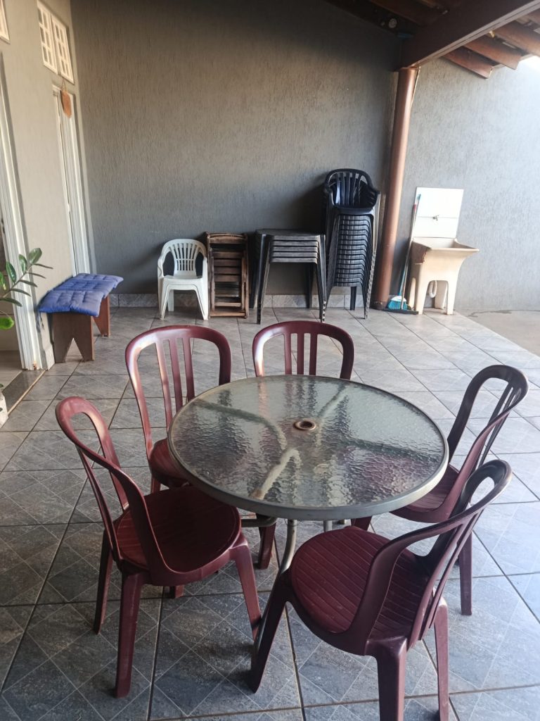 LINDA ÁREA DE LAZER PORTEIRA FECHADA