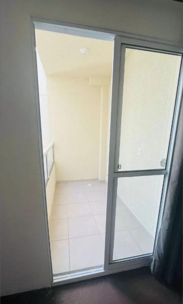 Apartamento com sacada
