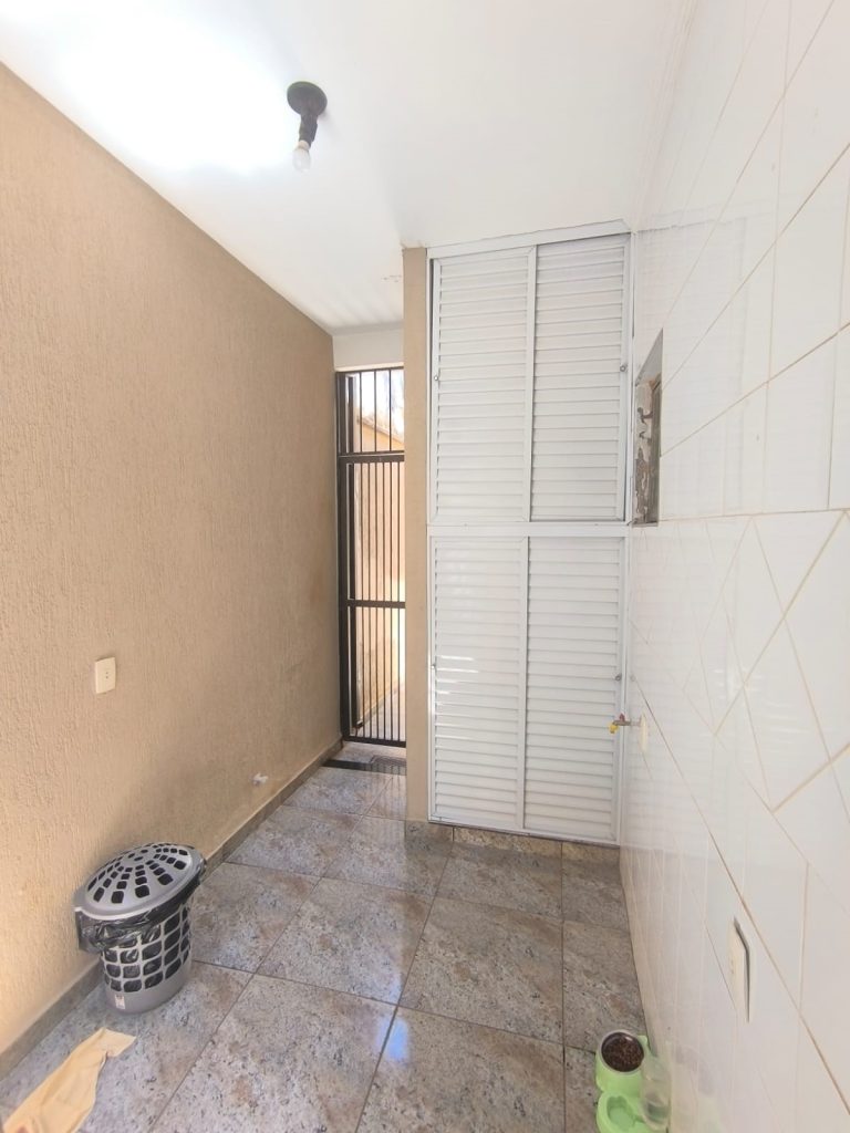 🏡✨ CASA COMPLETA COM SUÍTE + HIDRO NO PQ DOS PINUS!