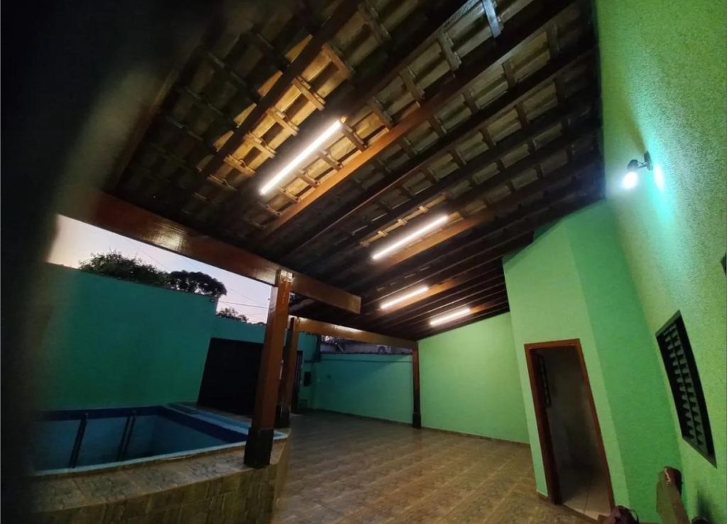 Casa com Piscina Zona Norte