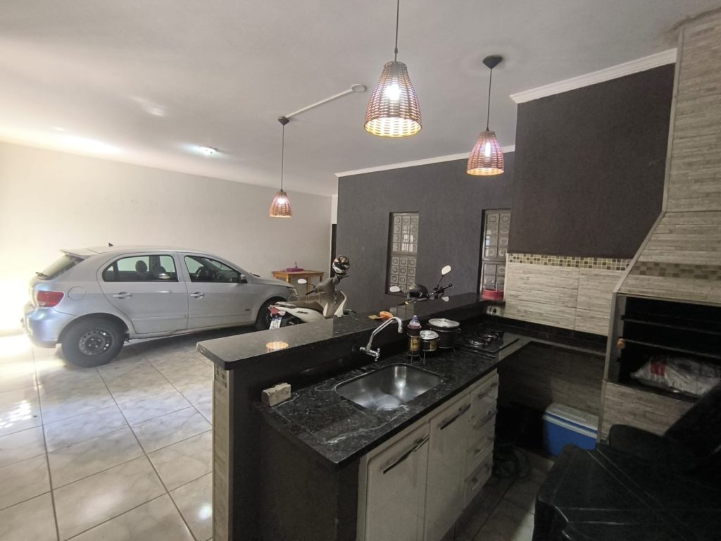 🏡✨ CASA COMPLETA COM SUÍTE + HIDRO NO PQ DOS PINUS!