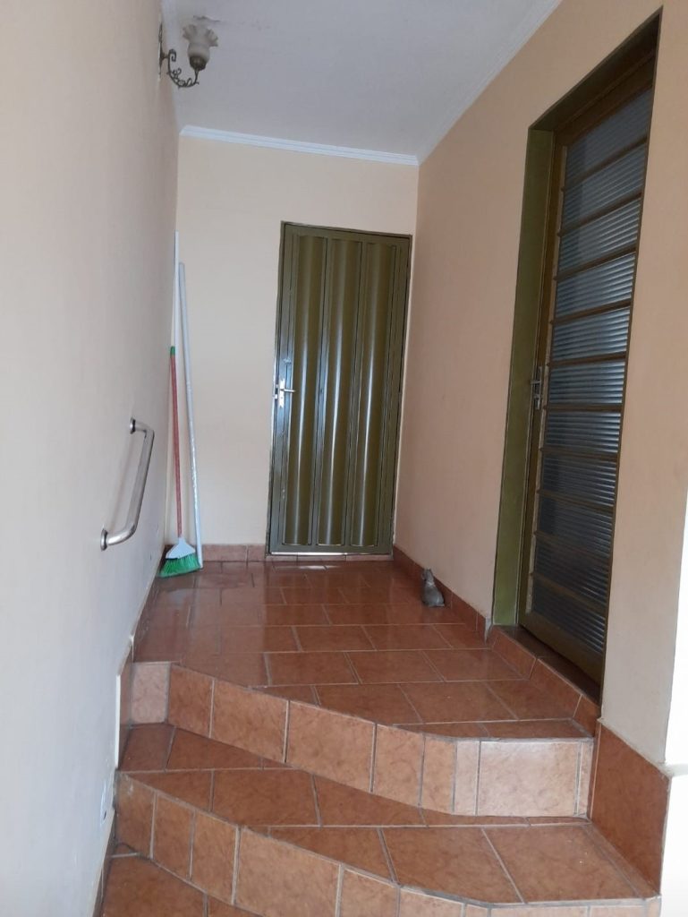 CASA À VENDA NO IPIRANGA – LOCALIZAÇÃO IMBATÍVEL