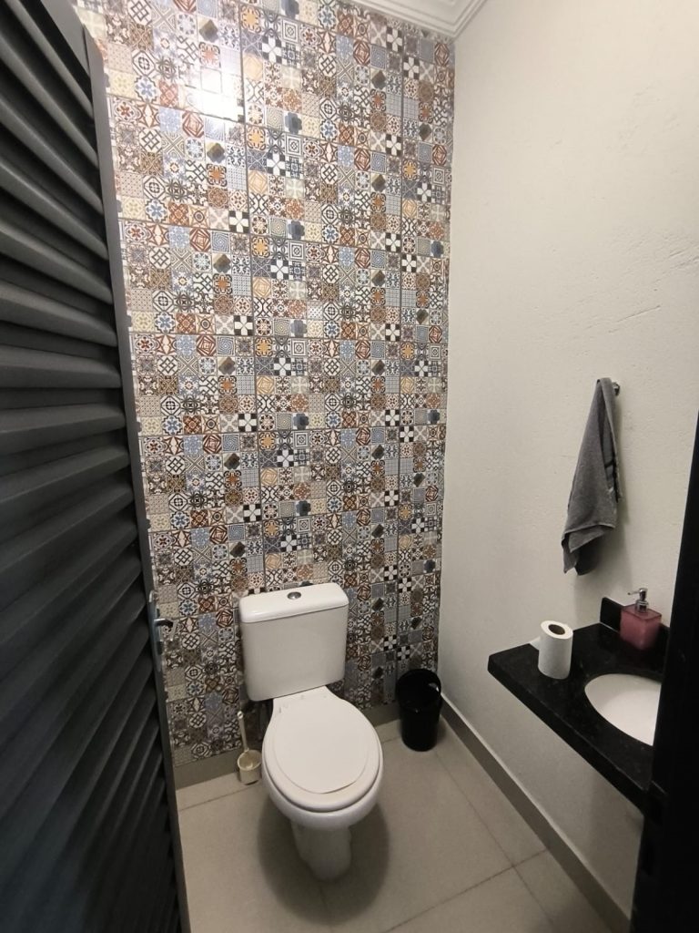 🏡✨ CASA COMPLETA COM SUÍTE + HIDRO NO PQ DOS PINUS!