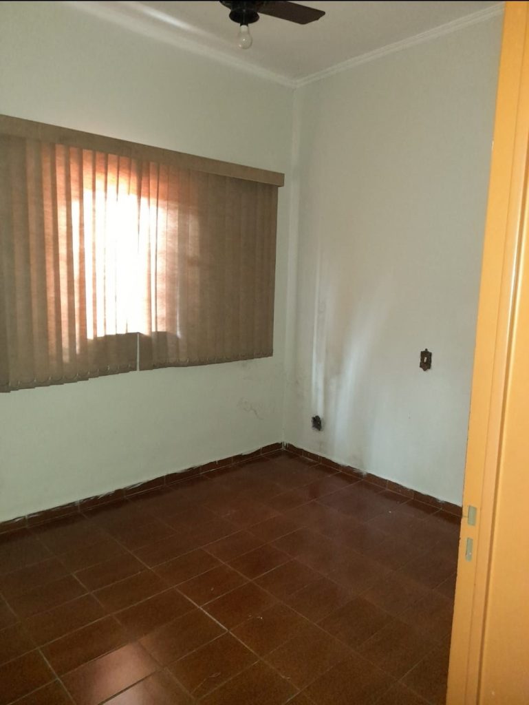 CASA À VENDA NO IPIRANGA – LOCALIZAÇÃO IMBATÍVEL