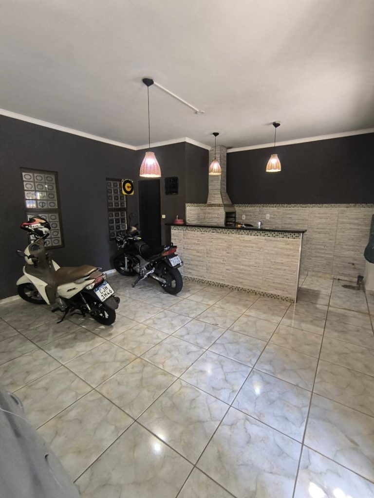 🏡✨ CASA COMPLETA COM SUÍTE + HIDRO NO PQ DOS PINUS!