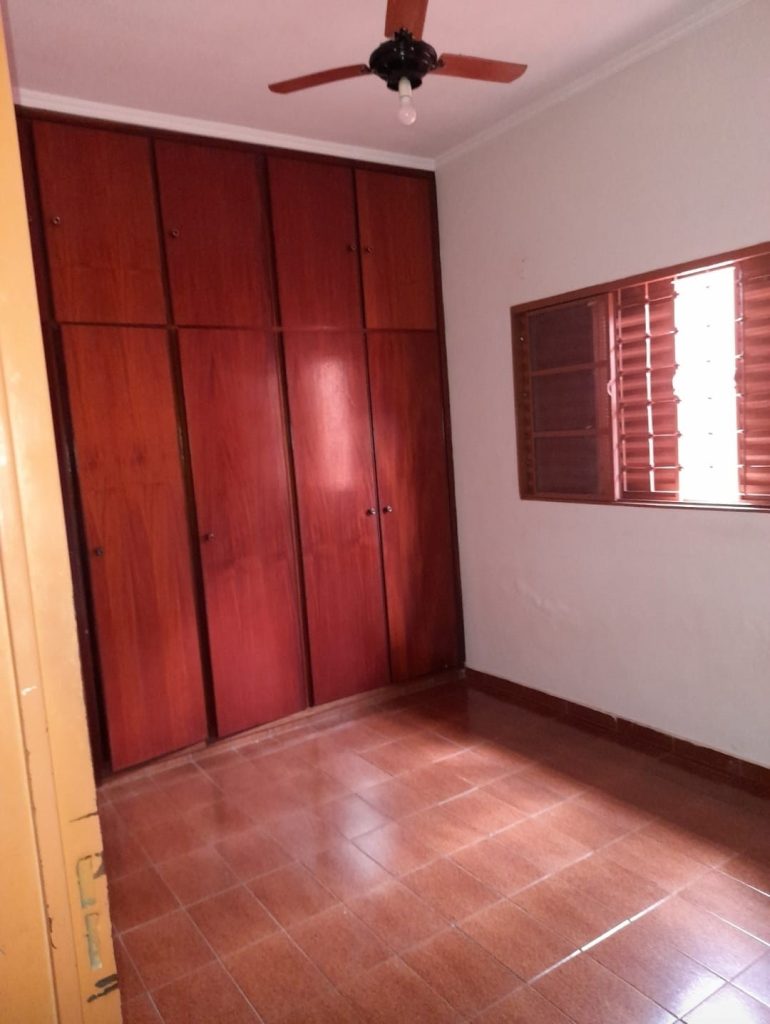 CASA À VENDA NO IPIRANGA – LOCALIZAÇÃO IMBATÍVEL