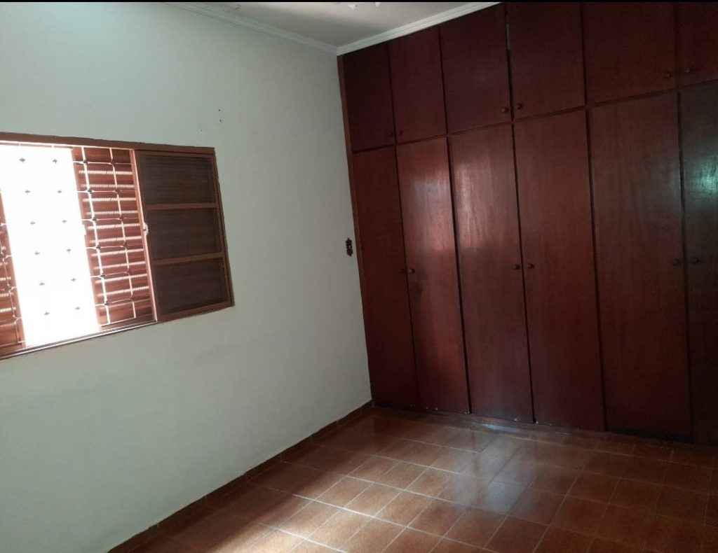 CASA À VENDA NO IPIRANGA – LOCALIZAÇÃO IMBATÍVEL
