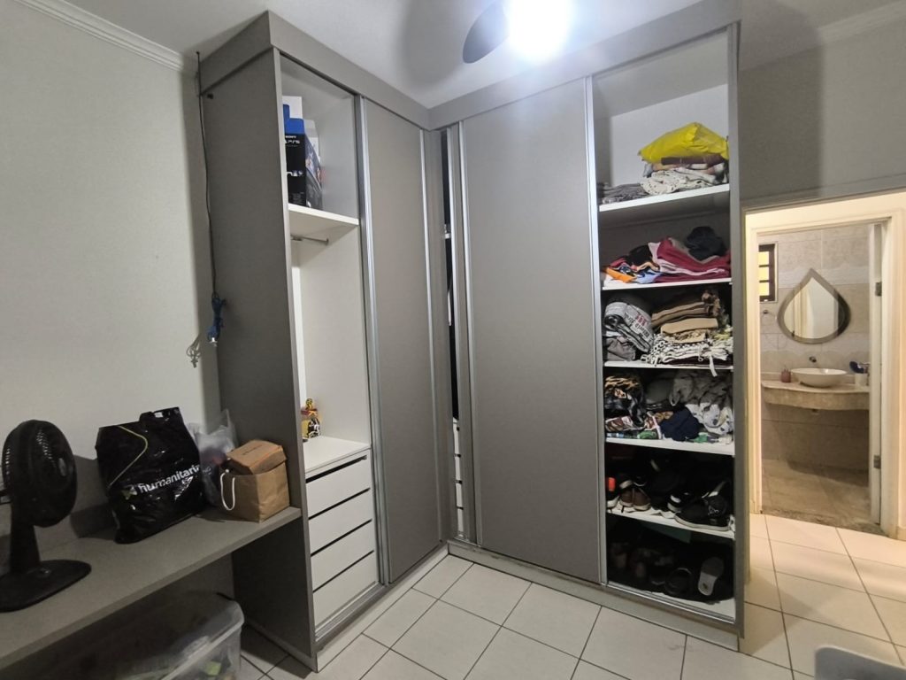 🏡✨ CASA COMPLETA COM SUÍTE + HIDRO NO PQ DOS PINUS!