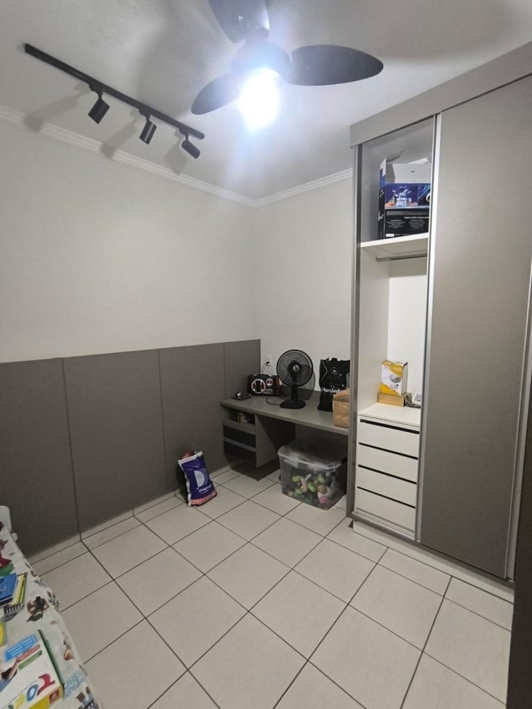 🏡✨ CASA COMPLETA COM SUÍTE + HIDRO NO PQ DOS PINUS!