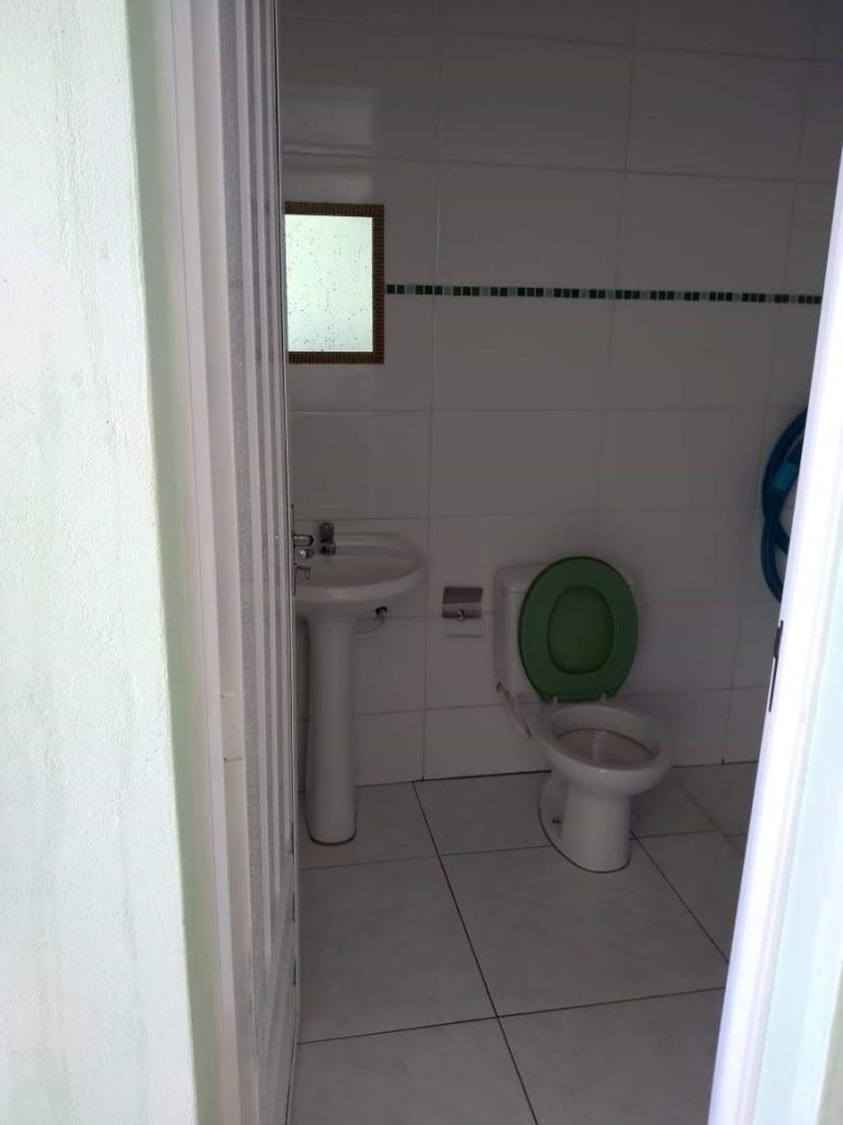 Casa com Área de Lazer – Parque dos Pinus