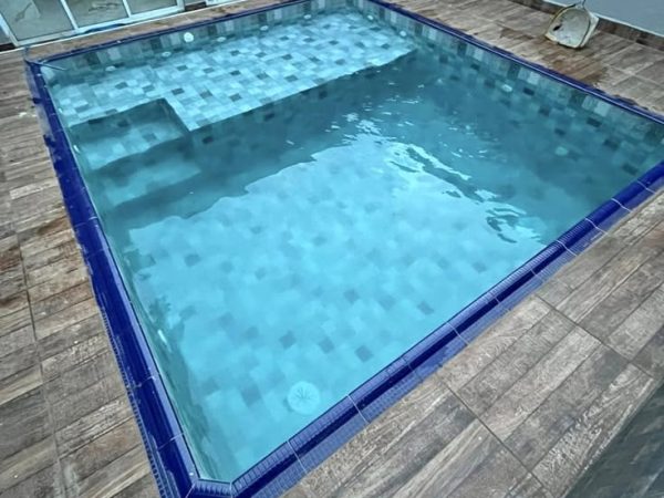 CASA NOVA COM PISCINA À VENDA – CAMPOS ELÍSEOS