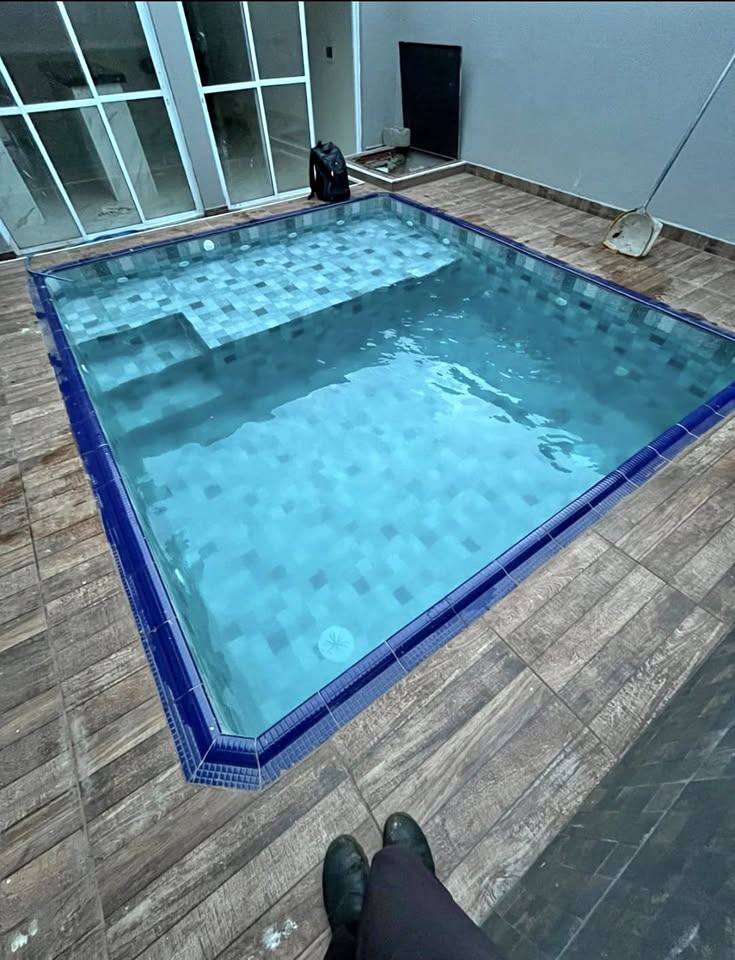 CASA NOVA COM PISCINA À VENDA – CAMPOS ELÍSEOS
