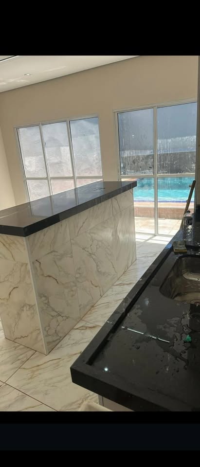 CASA NOVA COM PISCINA À VENDA – CAMPOS ELÍSEOS