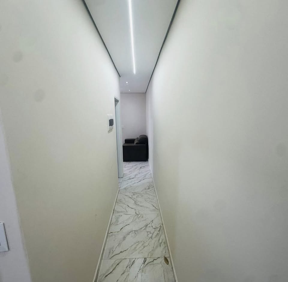 CASA NOVA COM PISCINA À VENDA – CAMPOS ELÍSEOS