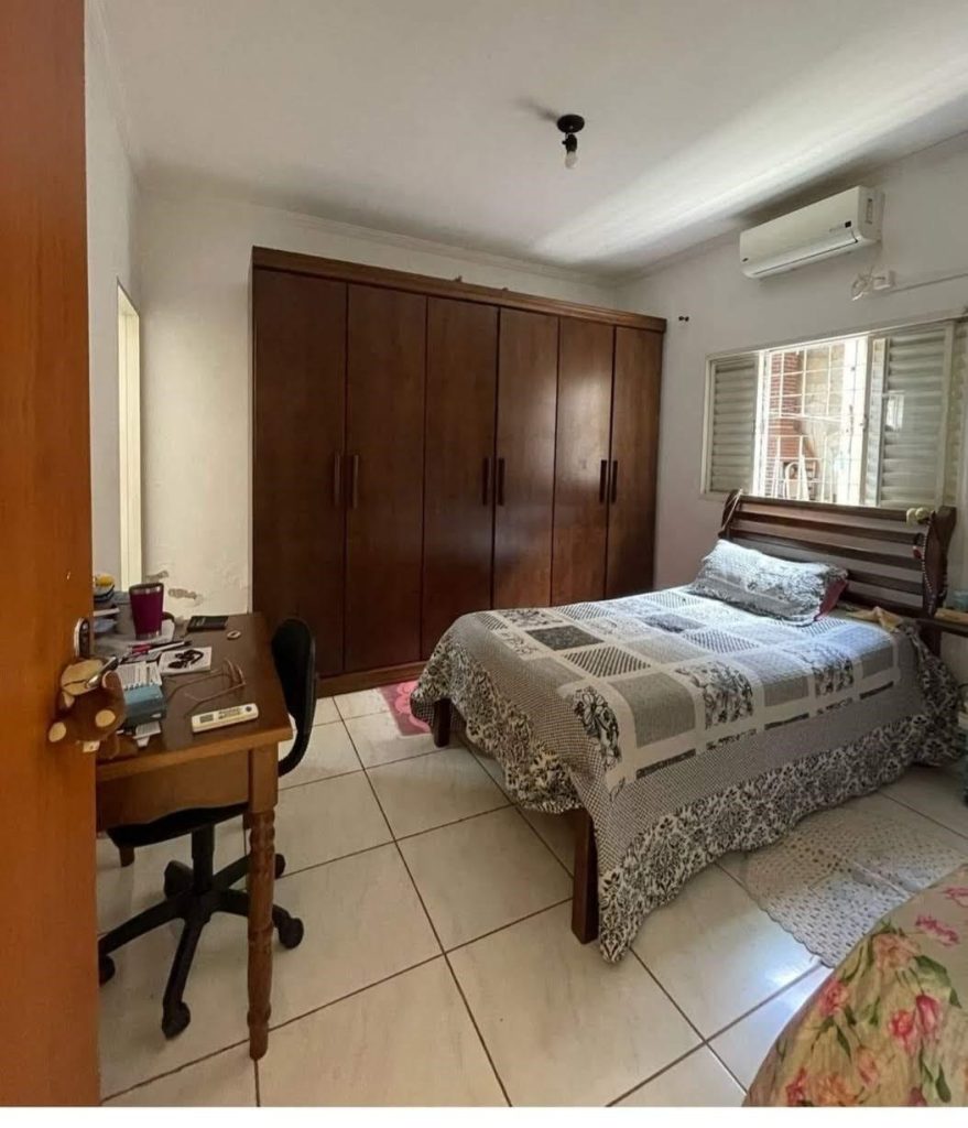 CASA À VENDA NO SUMAREZINHO