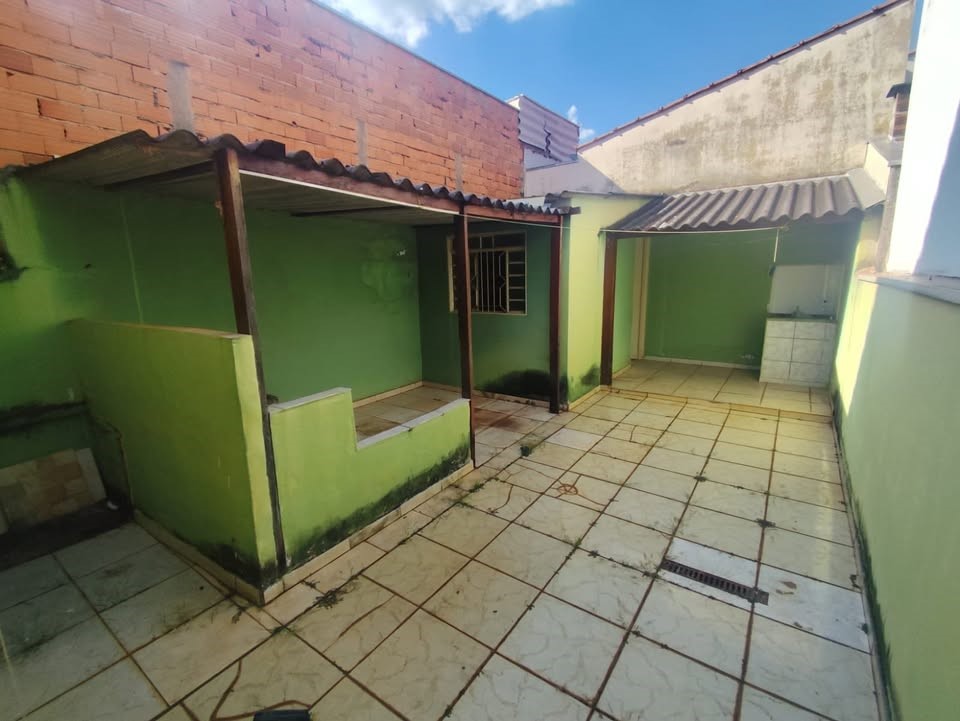 CASA À VENDA – ÓTIMA OPORTUNIDADE PLANALTO VERDE